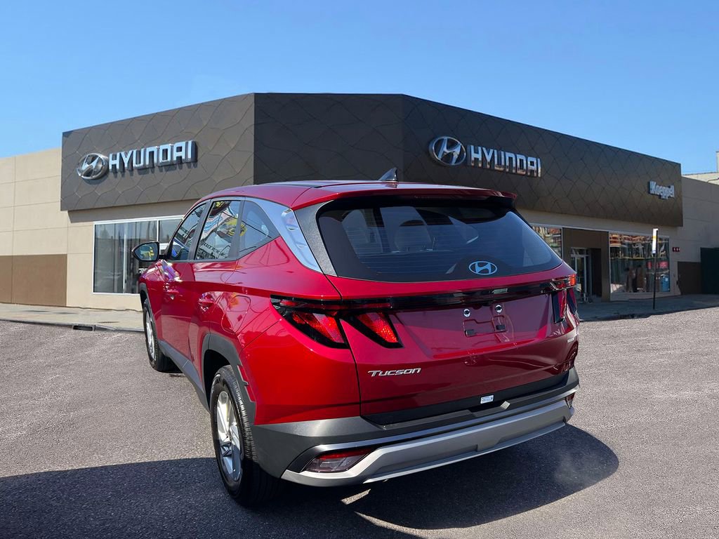 Certified 2025 Hyundai Tucson SE image 5