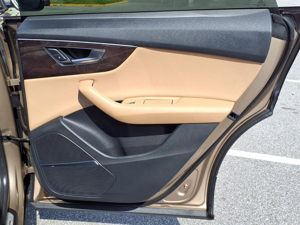 Used 2019 Audi Q8 Premium Plus AWD/4WD image 17