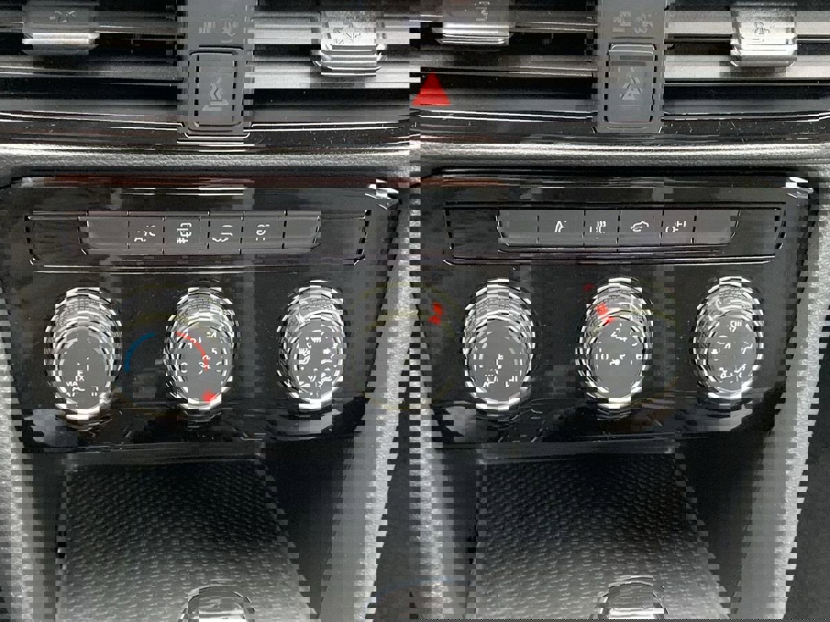 Used 2024 Volkswagen Taos S image 23