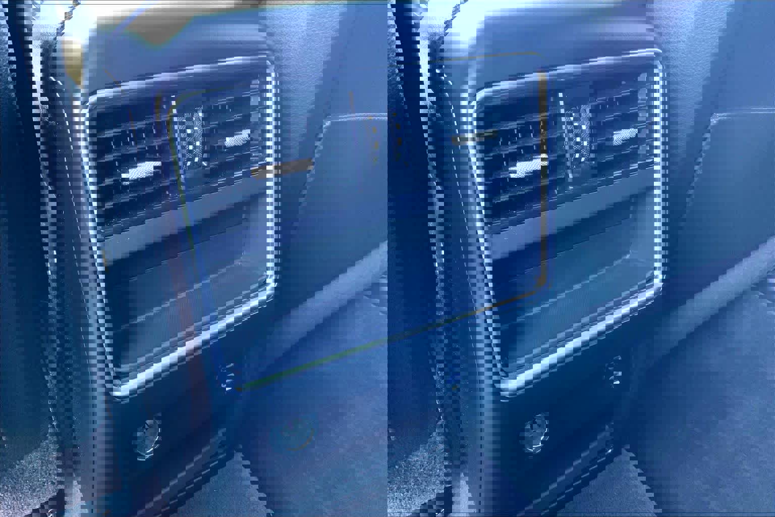 Used 2021 Porsche Cayenne S image 31