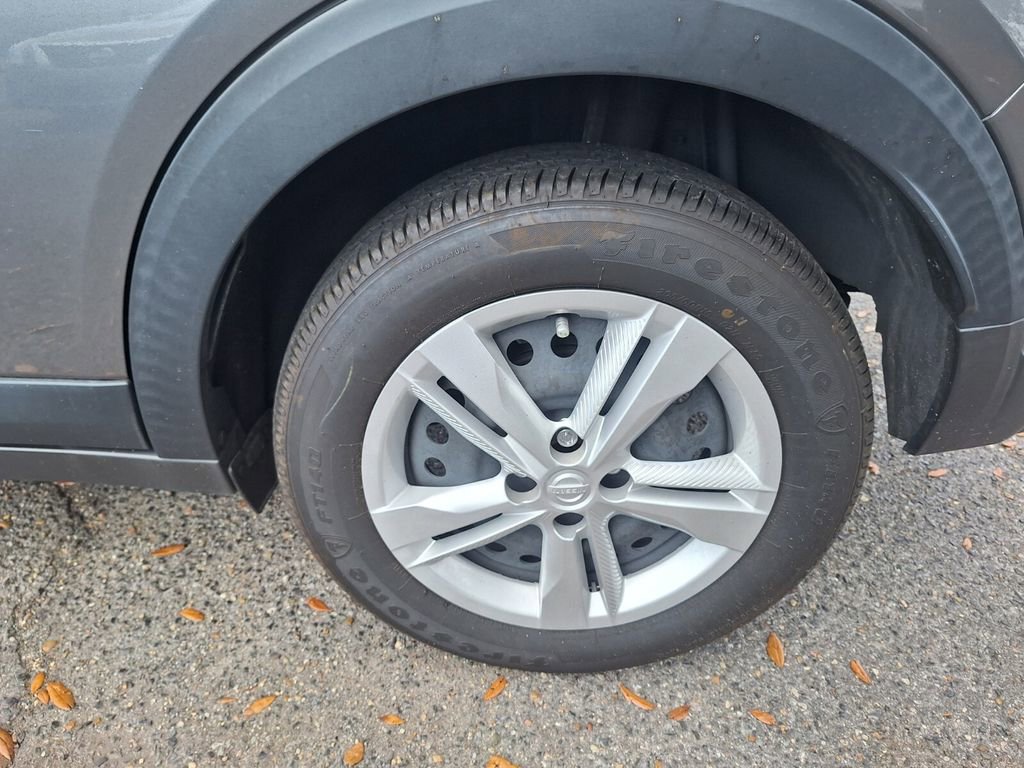 Used 2024 Nissan Kicks S image 24