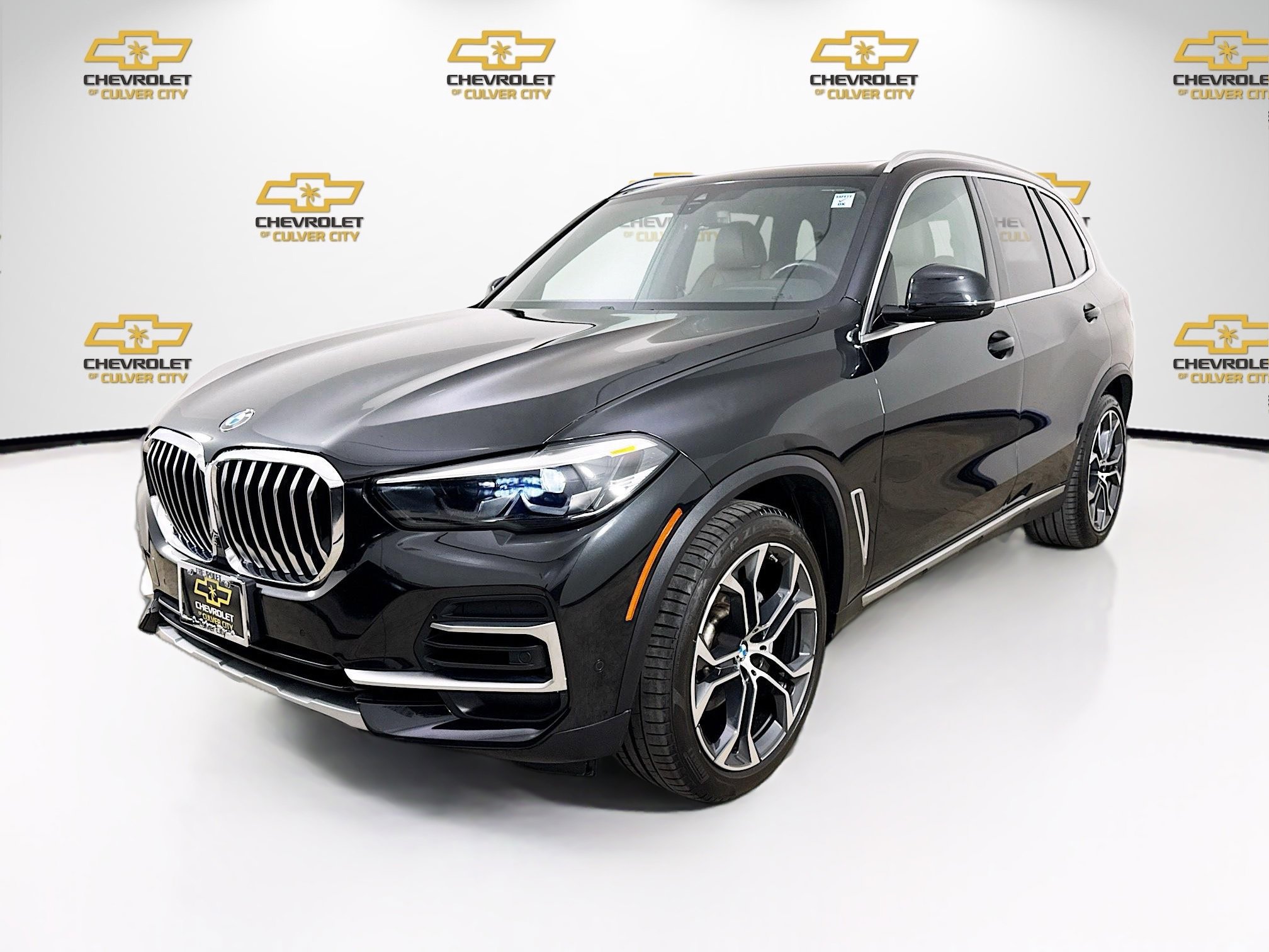 Used 2023 BMW X5 xDrive40i w/ Parking Assistance Package image 3