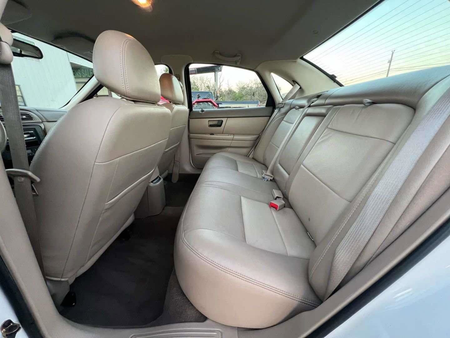 Used 2004 Ford Taurus SEL image 7