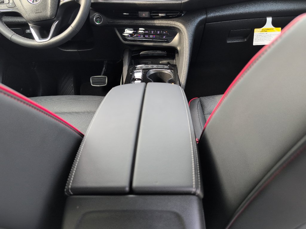 Used 2023 Buick Envision Essence w/ Technology Package I image 17