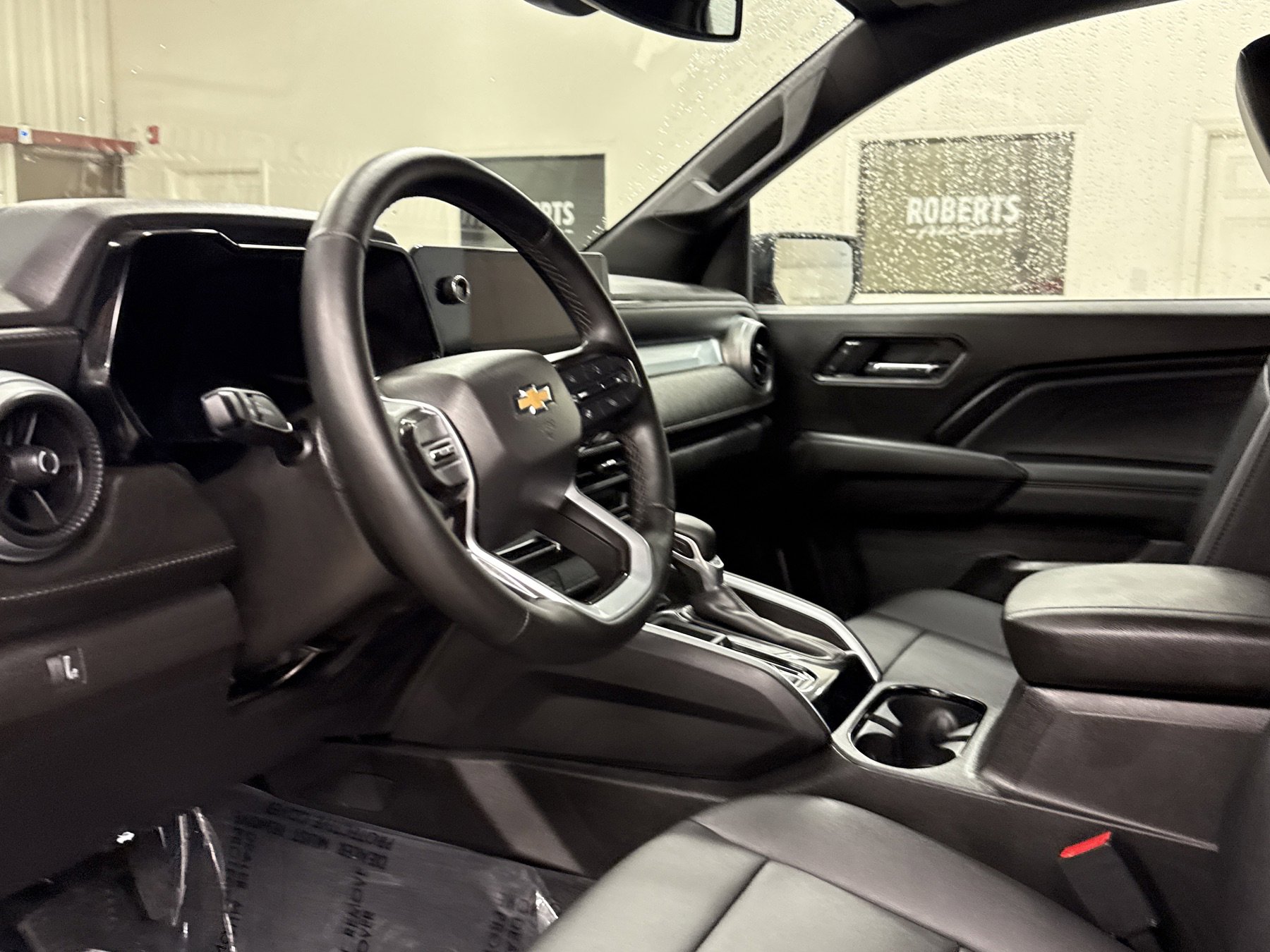 Used 2025 Chevrolet Colorado LT w/ LT Convenience Package image 6