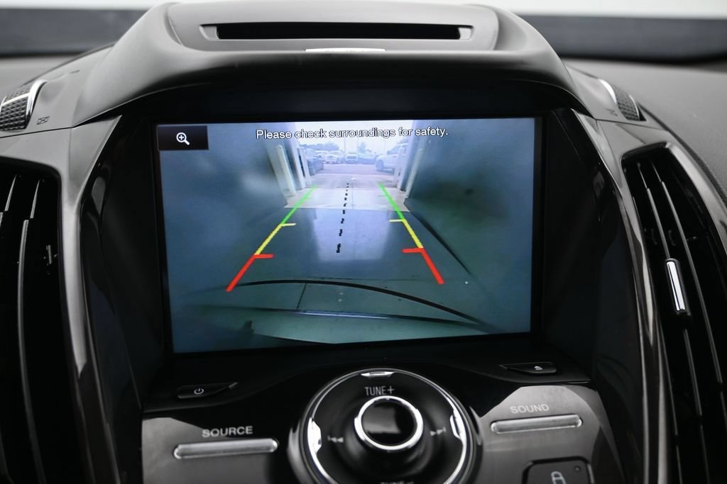 Used 2015 Ford C-MAX SEL w/ Equipment Group 302A FWD image 9