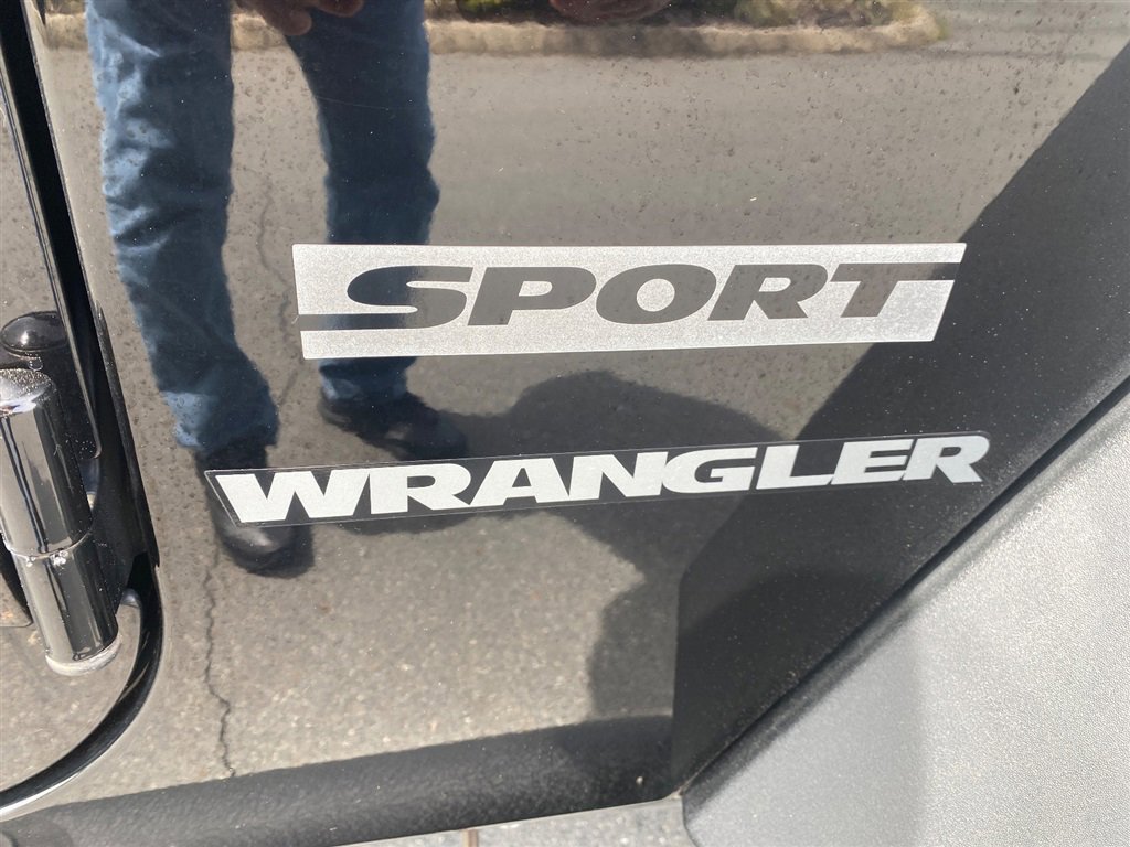 Used 2017 Jeep Wrangler Sport w/ Quick Order Package 24S AWD/4WD image 11