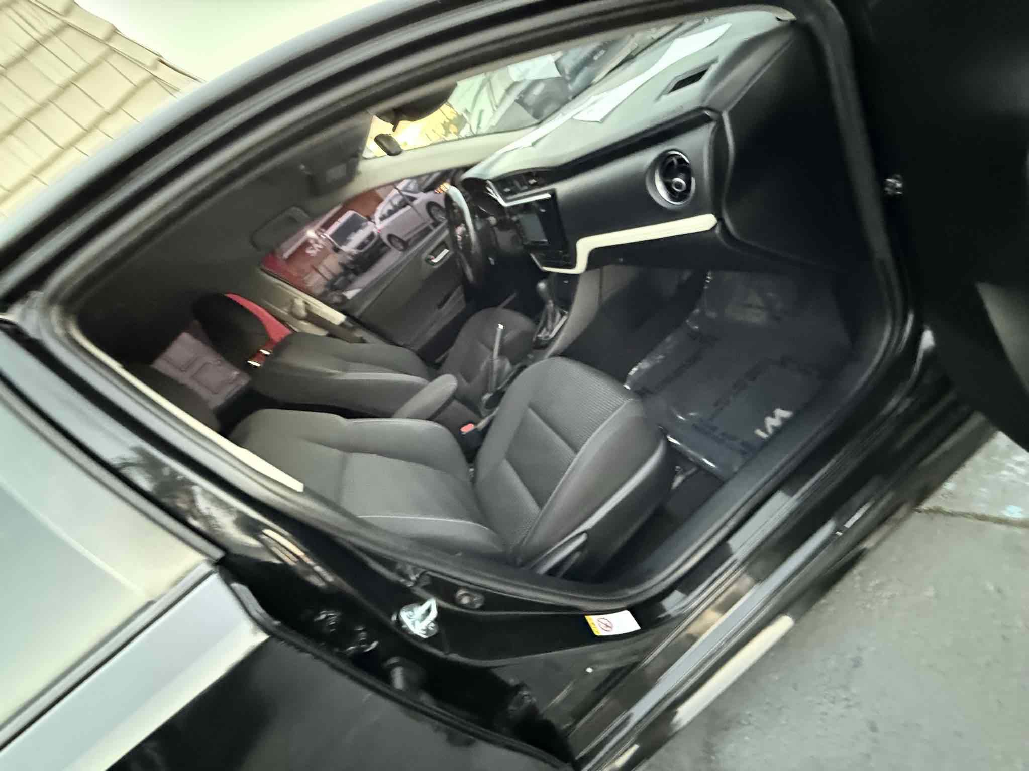 Used 2017 Toyota Corolla iM image 32