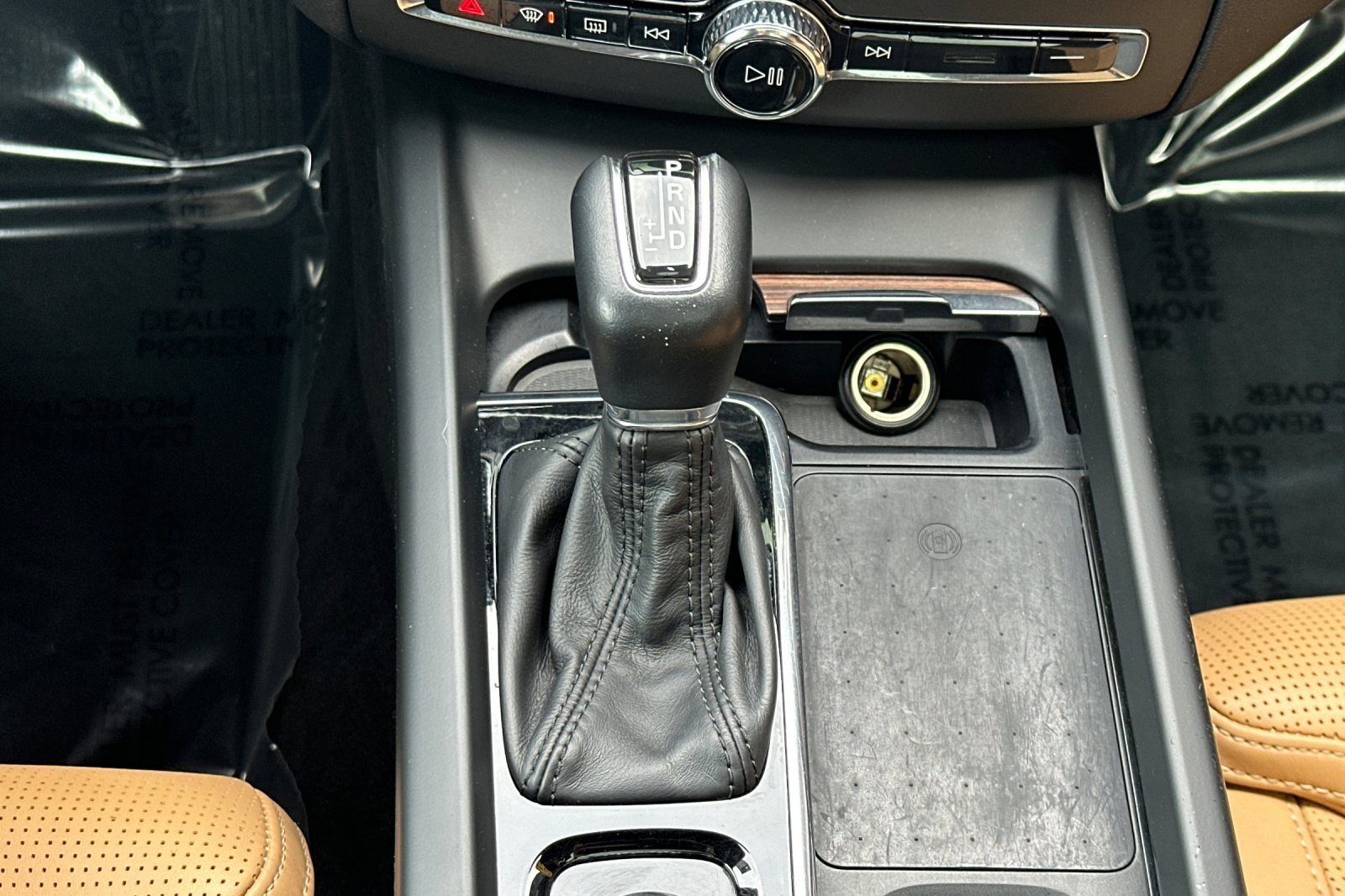 Used 2021 Volvo XC60 T5 Inscription w/ Advanced Package image 24