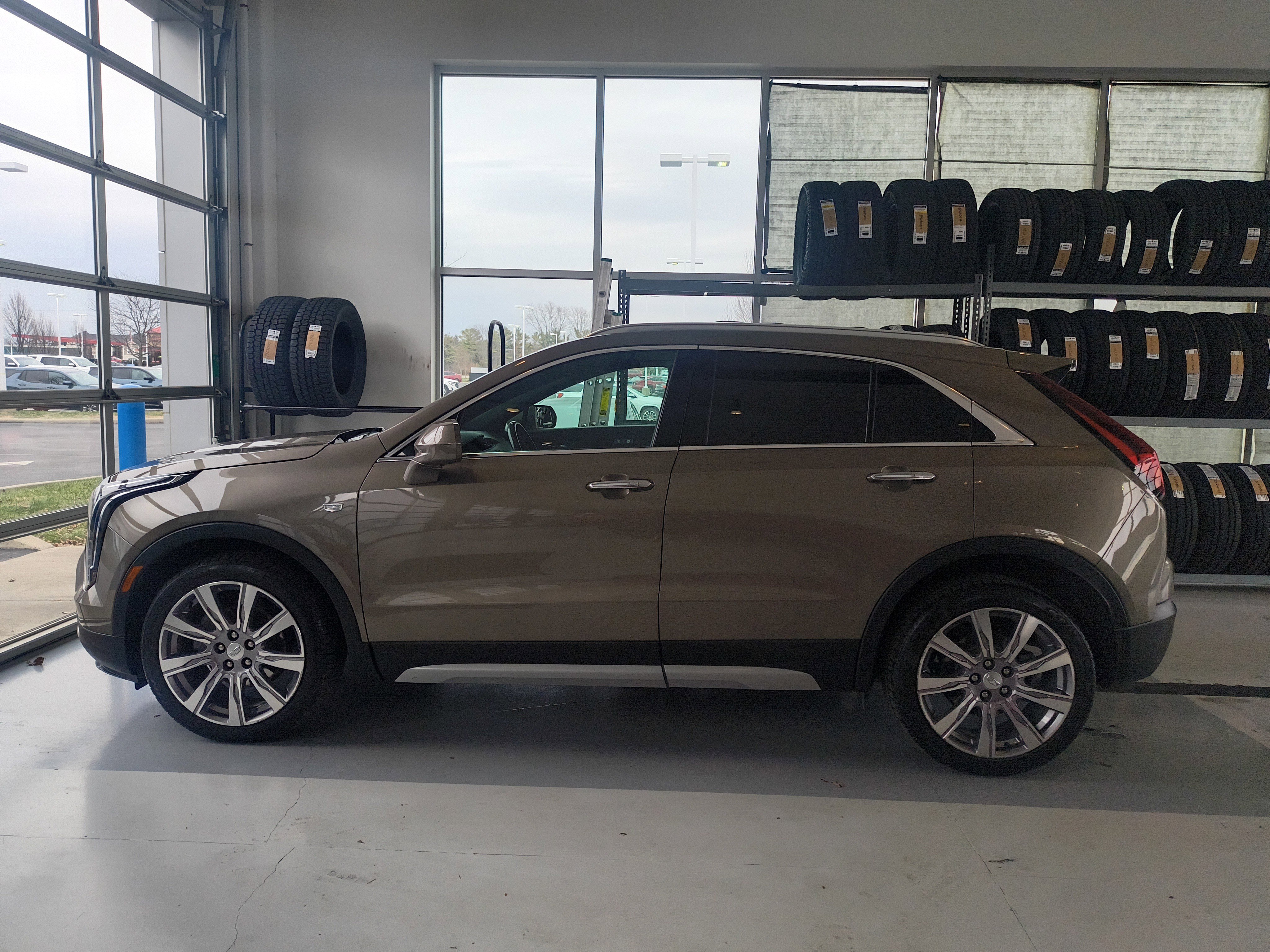 Used 2020 Cadillac XT4 Premium Luxury w/ Technology Package image 27