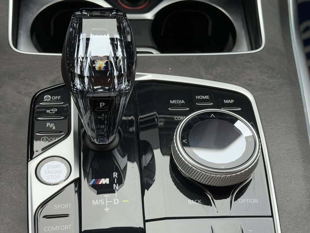 Used 2021 BMW X7 M50i image 23