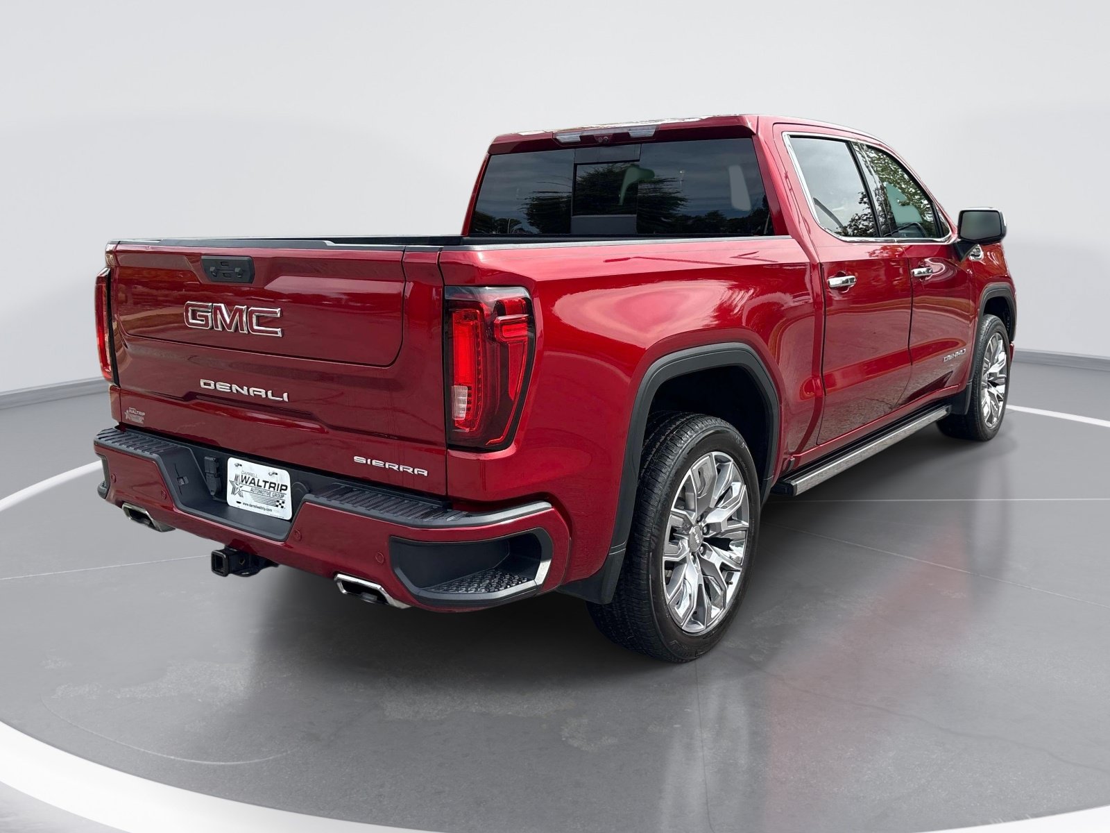 Used 2024 GMC Sierra 1500 Denali w/ Denali Reserve Package AWD/4WD image 8