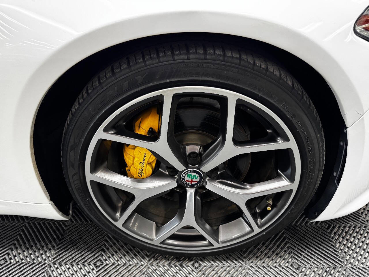 Used 2018 Alfa Romeo Giulia Ti Sport w/ Quick Order Package 22U Sport image 16