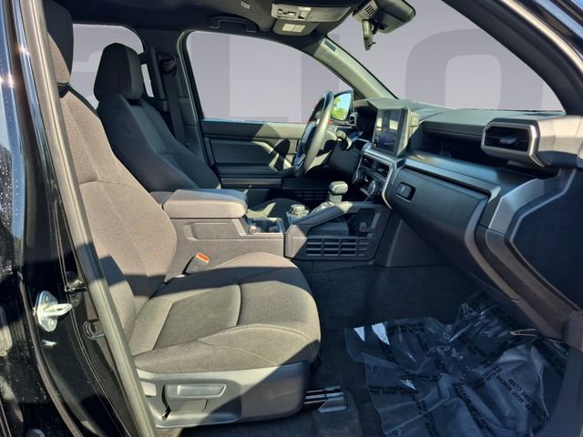 Used 2025 Toyota 4Runner SR5 AWD/4WD image 17