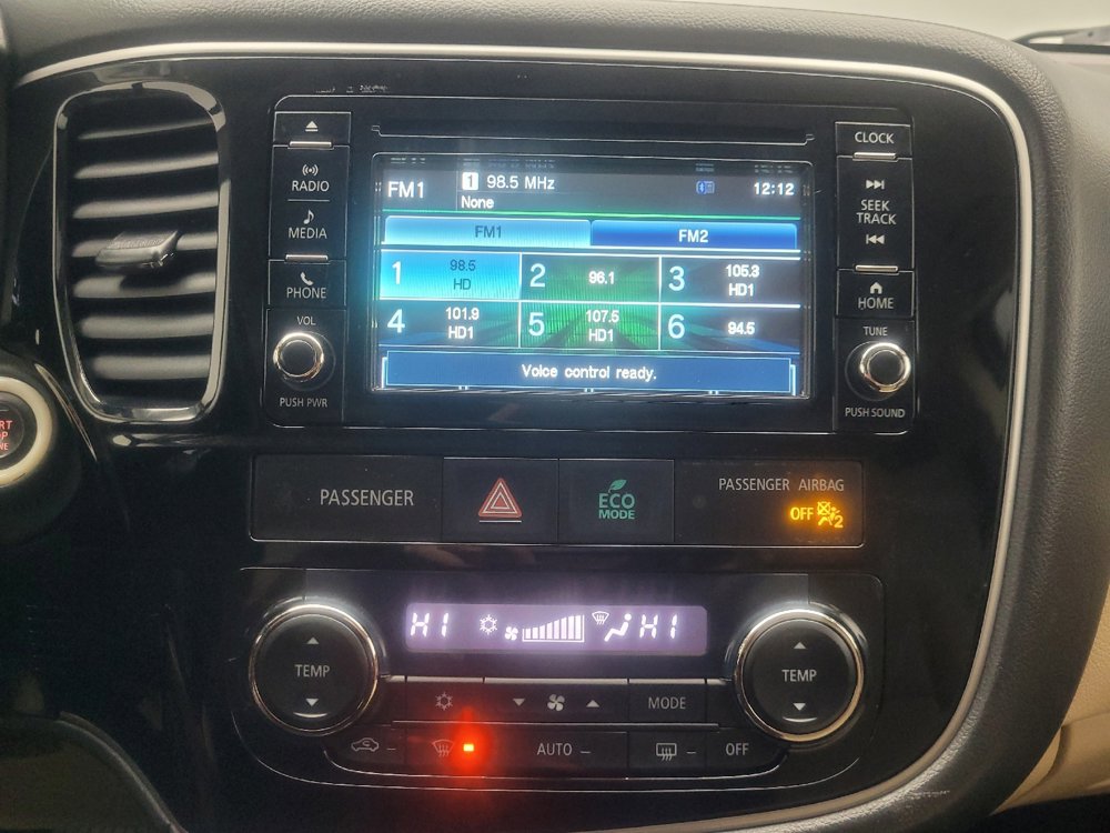 Used 2016 Mitsubishi Outlander SE image 25