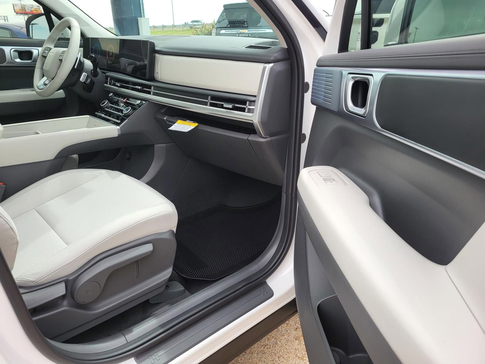 New 2026 Hyundai Santa Fe SE FWD image 7