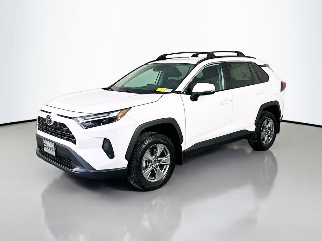 Used 2024 Toyota RAV4 XLE AWD/4WD image 3