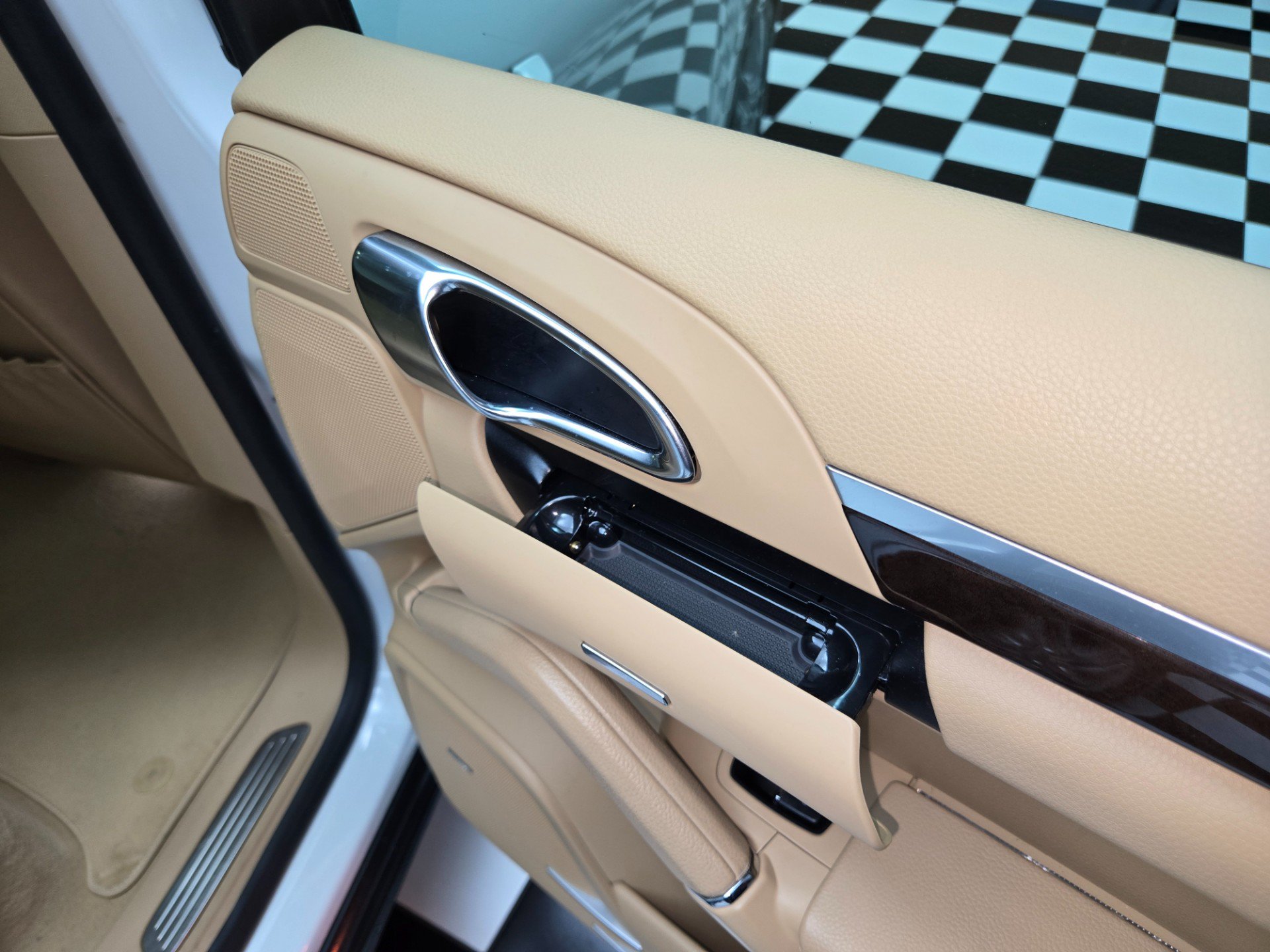 Used 2017 Porsche Cayenne S AWD/4WD image 98