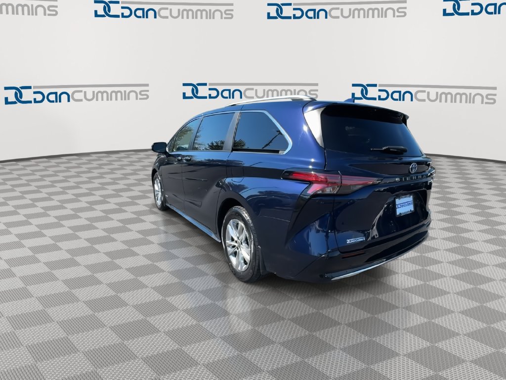 Used 2021 Toyota Sienna Limited FWD image 6