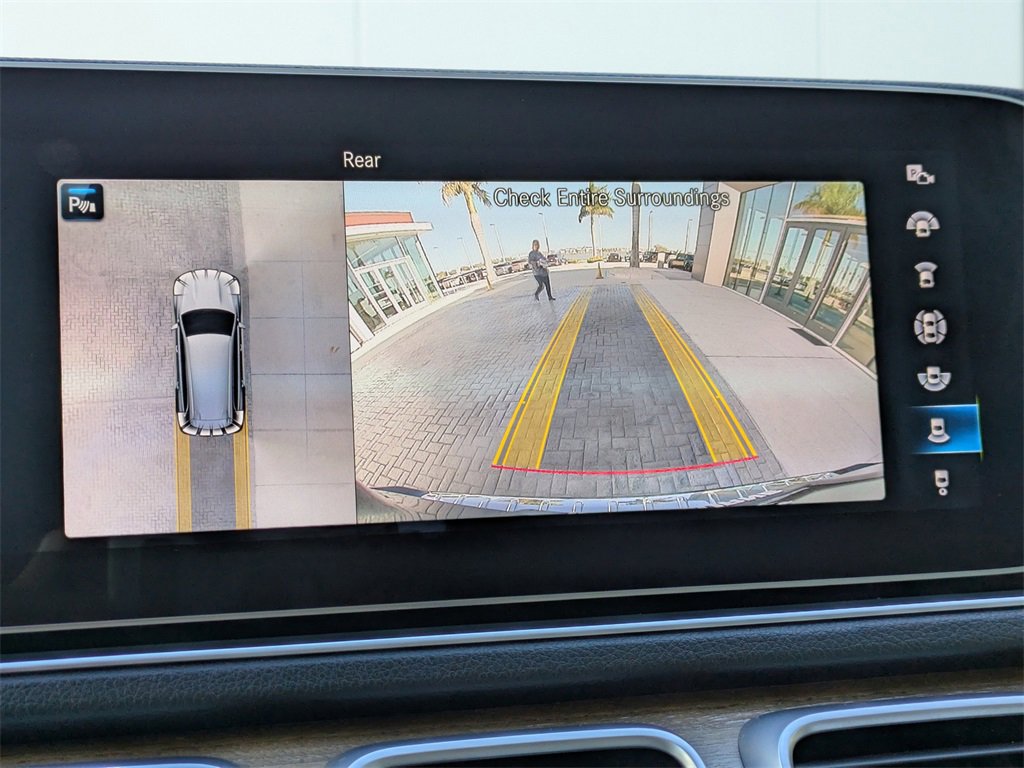 Used 2023 Mercedes-Benz GLS 450 4MATIC image 24