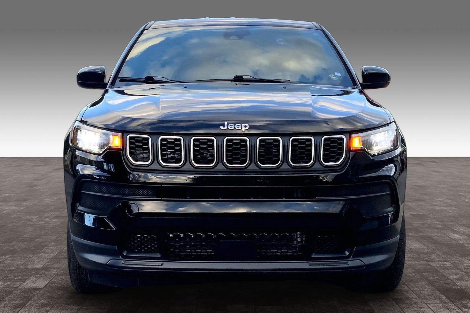 Certified 2025 Jeep Compass Sport AWD/4WD image 2