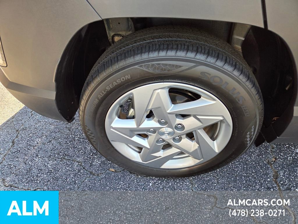 Used 2025 Hyundai Kona SE image 12