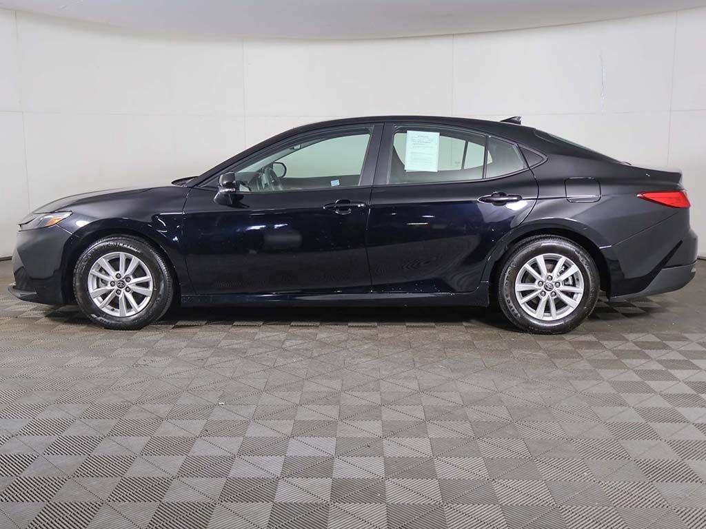 Used 2025 Toyota Camry LE FWD image 15