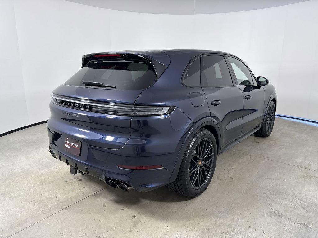 New 2026 Porsche Cayenne GTS image 7