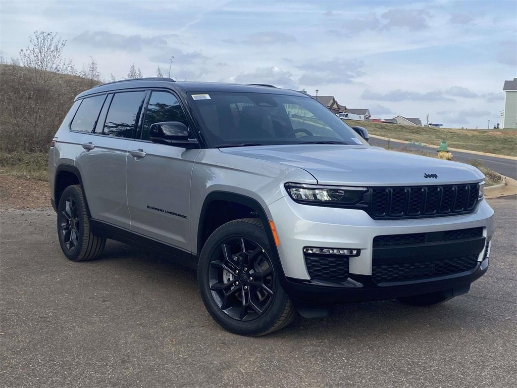 New 2025 Jeep Grand Cherokee L Limited image 32