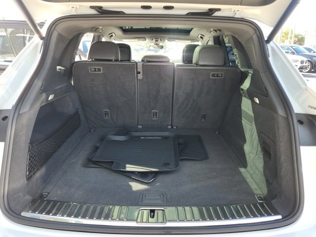 Used 2021 Porsche Cayenne w/ Premium Package image 21