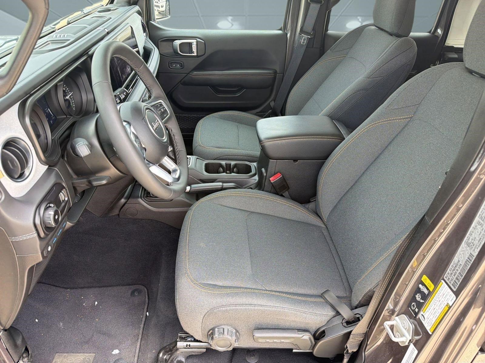 Certified 2025 Jeep Wrangler Sahara image 5