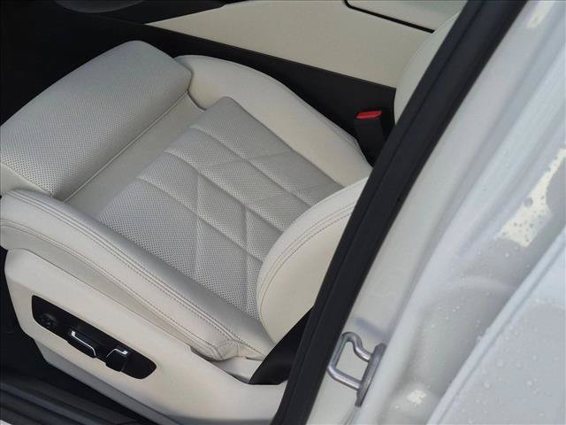 New 2027 BMW 530i w/ Premium Package RWD image 4