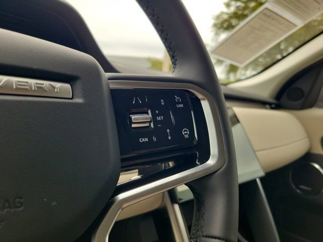 Used 2025 Land Rover Discovery Sport S image 25