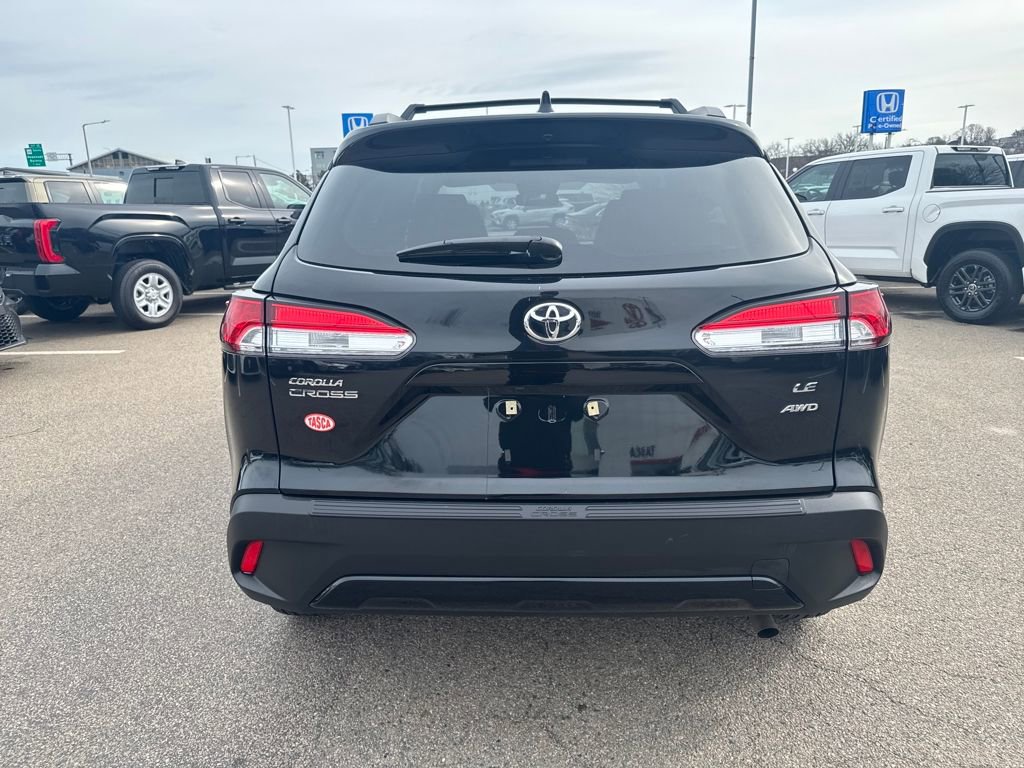 Used 2025 Toyota Corolla Cross LE w/ Moonroof Package image 6