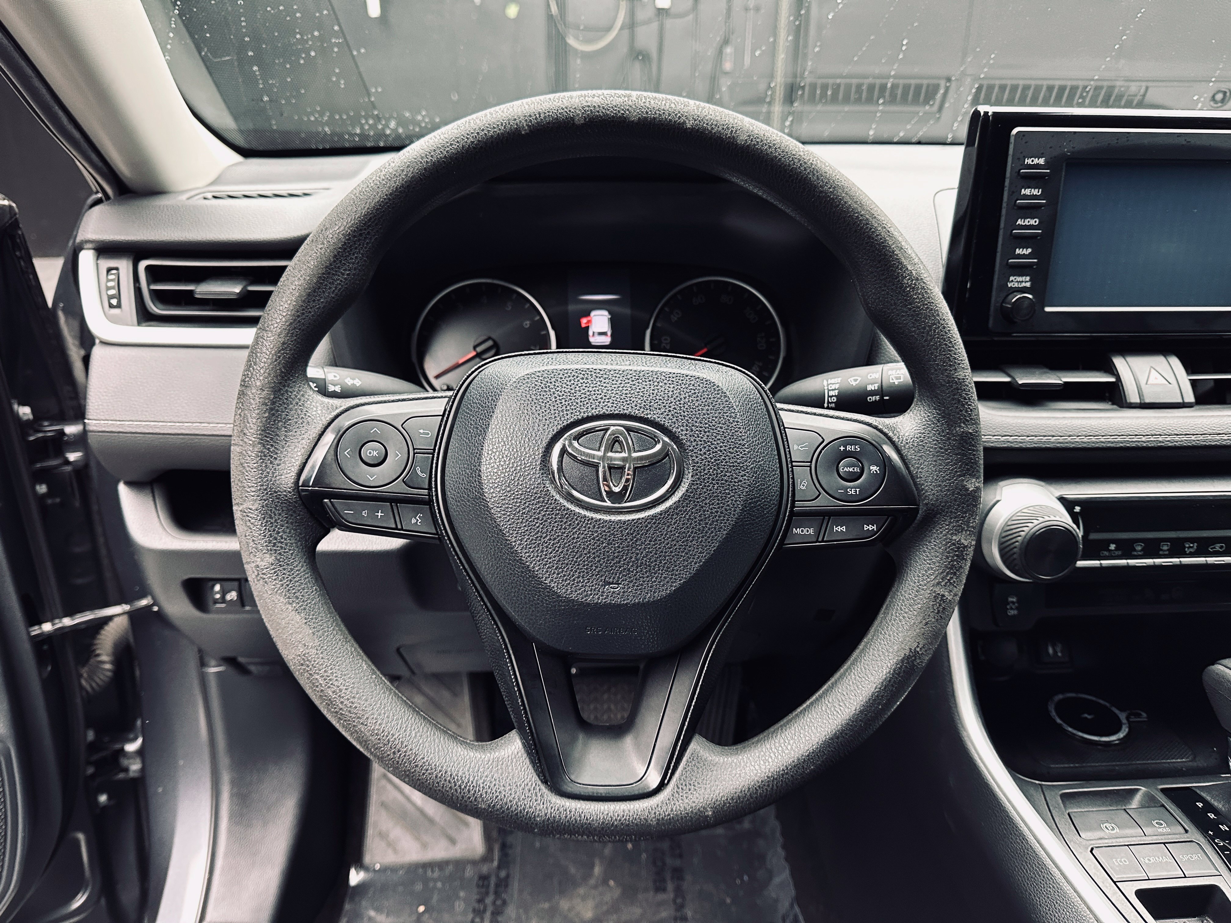 Used 2019 Toyota RAV4 LE w/ Carpet Mat Package FWD image 25