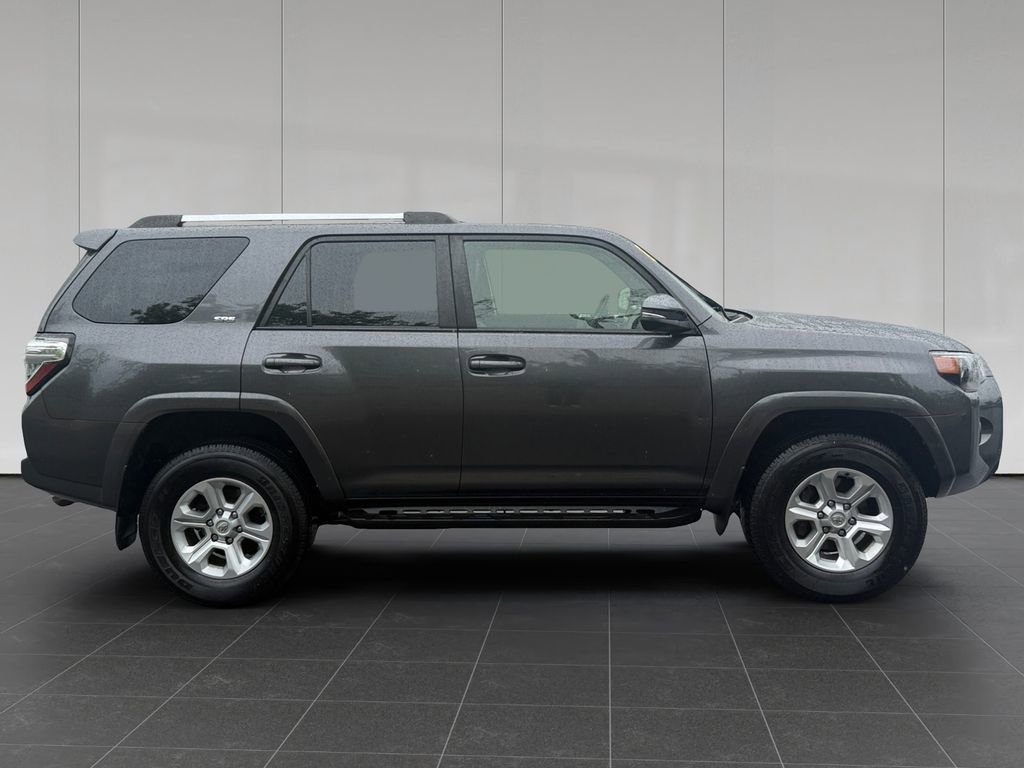 Used 2022 Toyota 4Runner SR5 Premium w/ Moonroof Package AWD/4WD image 6