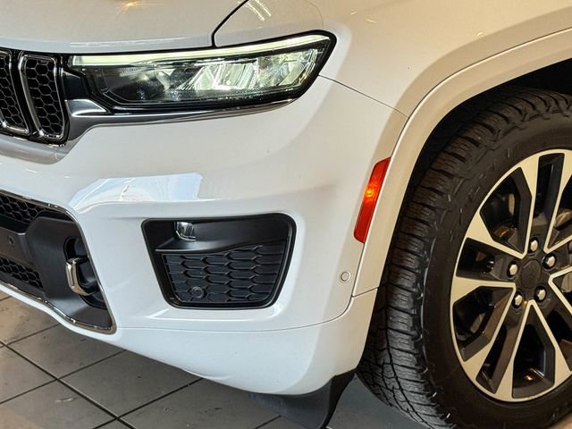 Used 2022 Jeep Grand Cherokee Overland w/ Luxury Tech Group IV image 17