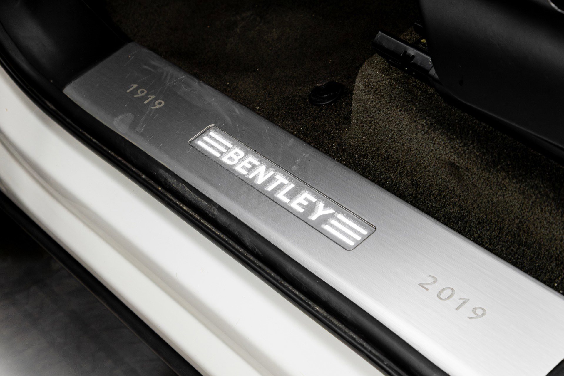 Used 2020 Bentley Bentayga Design Series image 50