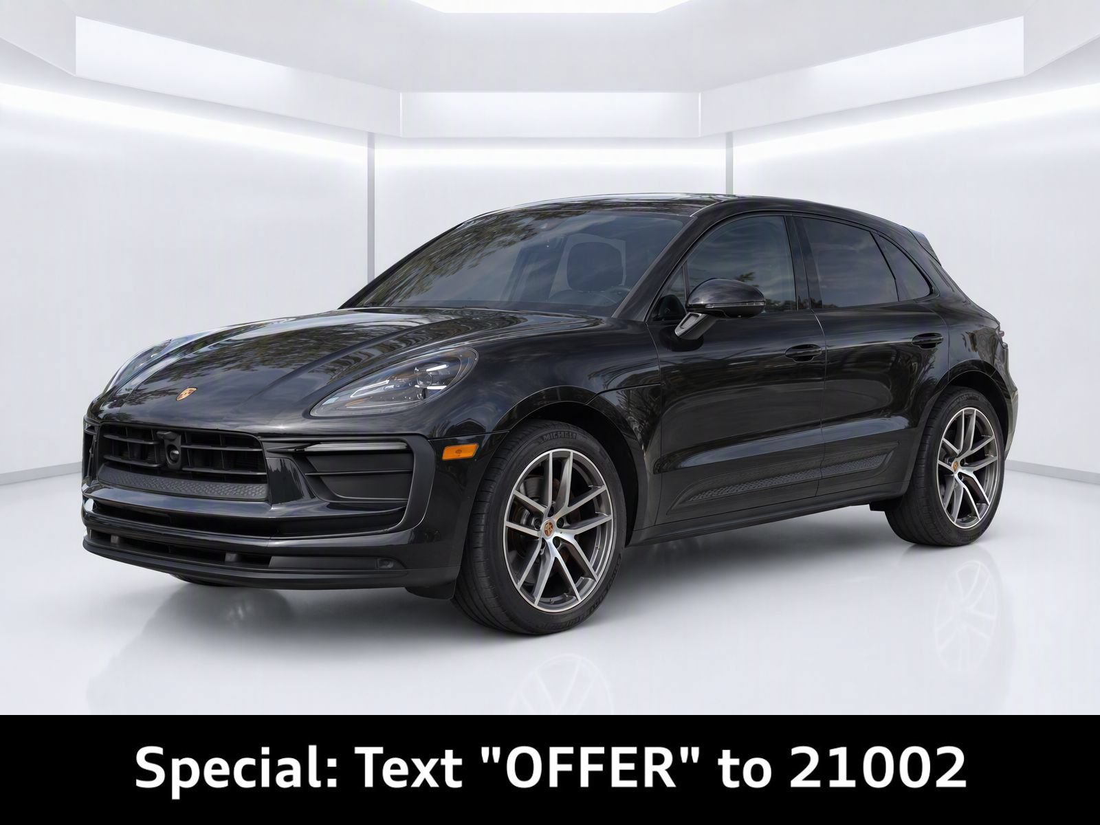 Used 2024 Porsche Macan AWD/4WD image 1