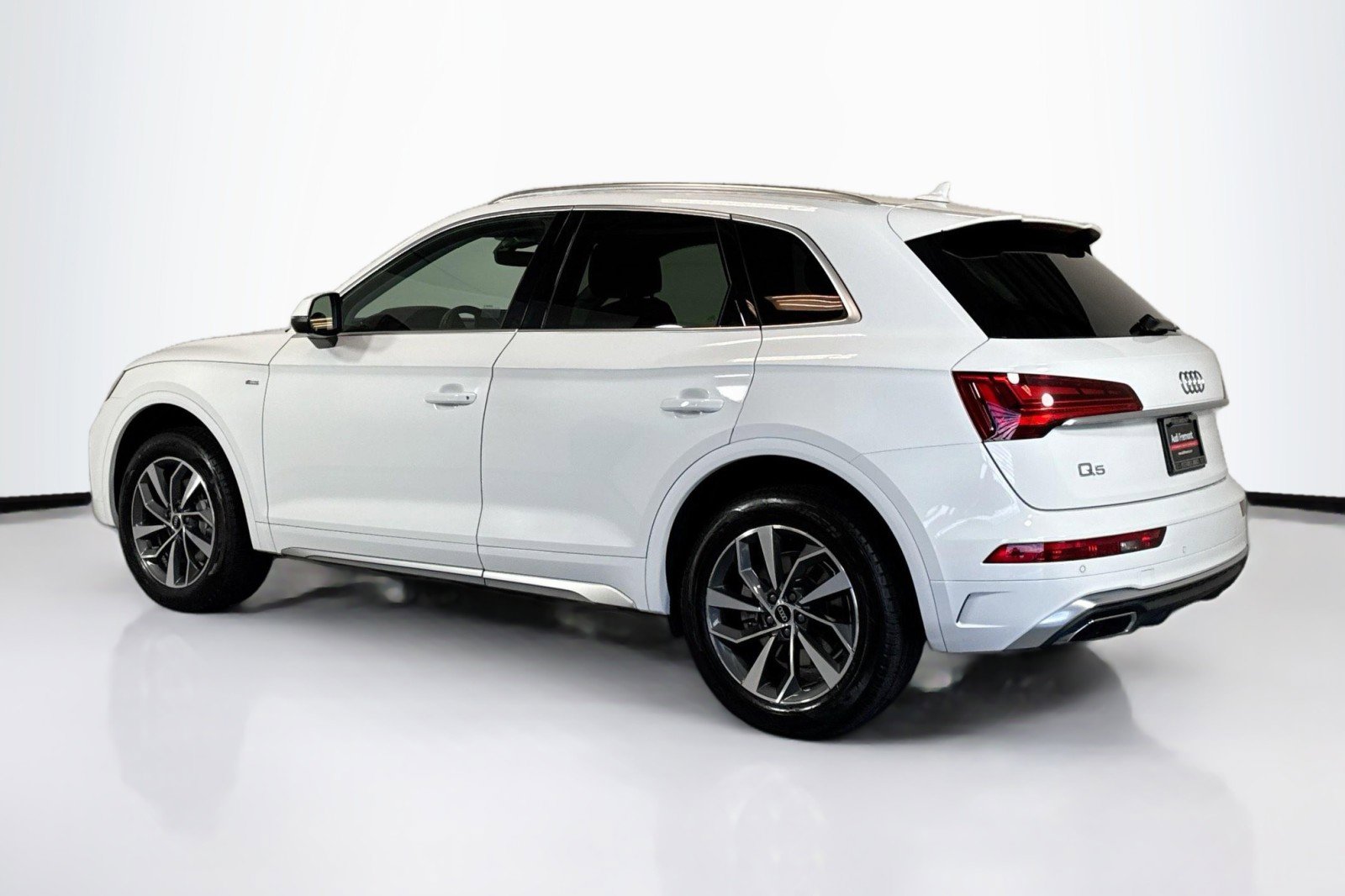 Used 2022 Audi Q5 2.0T Premium w/ Convenience Package image 7