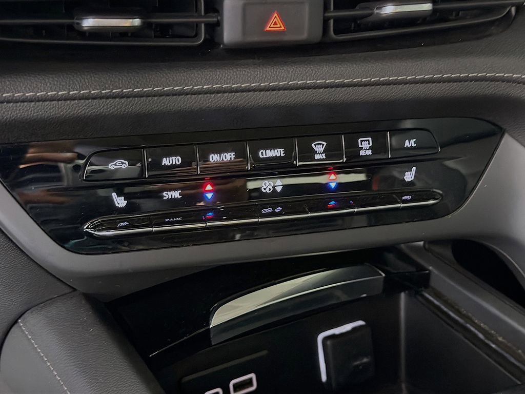 Used 2023 Buick Envision Essence w/ Sport Touring Package image 20