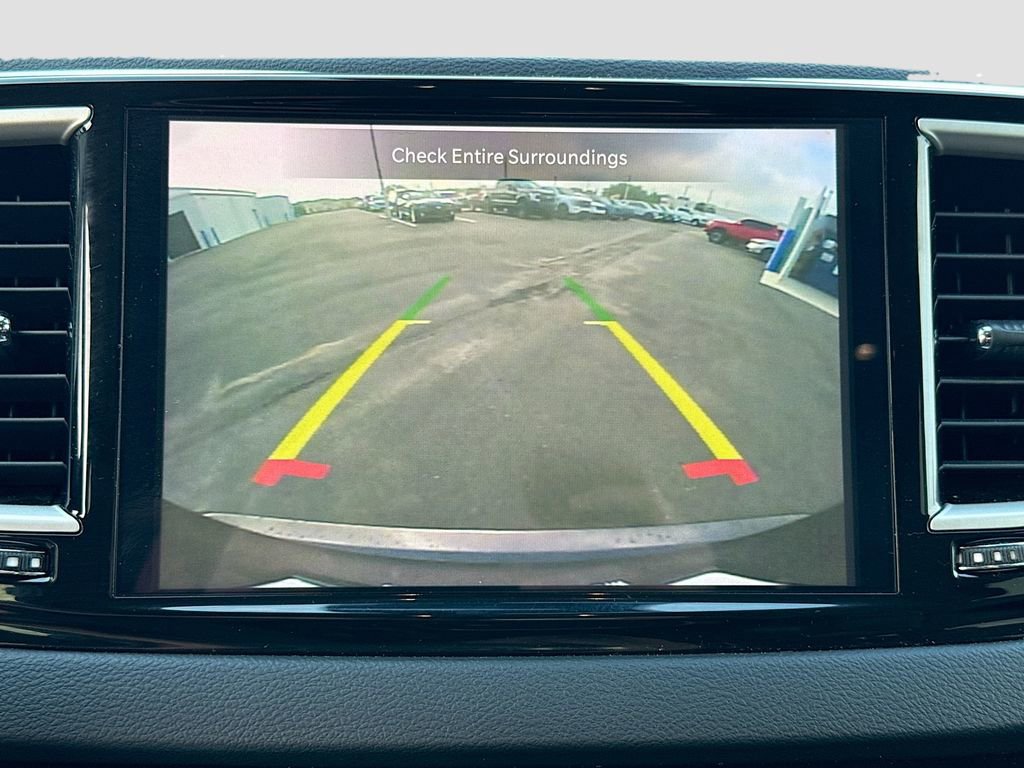 Used 2023 Chrysler Pacifica Touring-L FWD image 15