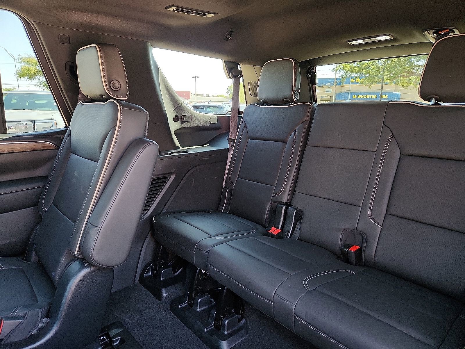 Used 2023 Chevrolet Tahoe Premier w/ Premium Package 2 AWD/4WD image 11