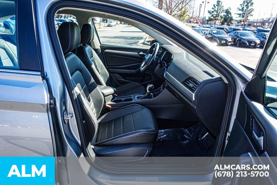 Used 2024 Volkswagen Jetta SE FWD image 23
