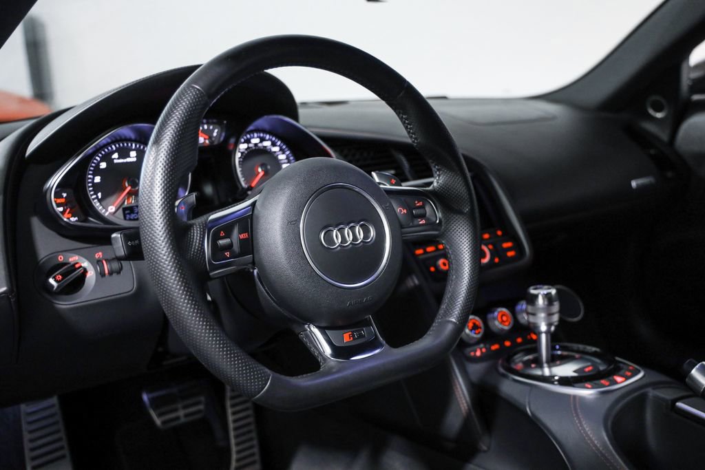 Used 2014 Audi R8 V8 image 38