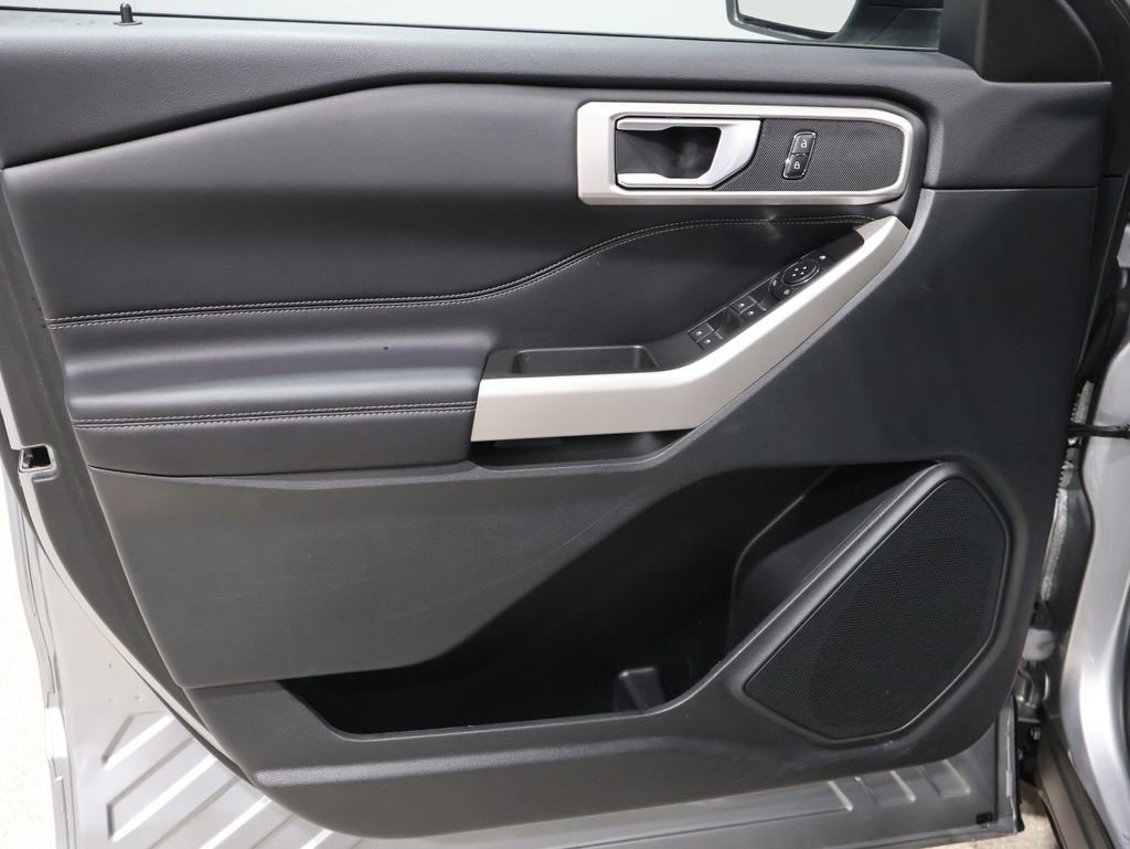 Used 2024 Ford Explorer XLT w/ Equipment Group 202A image 14