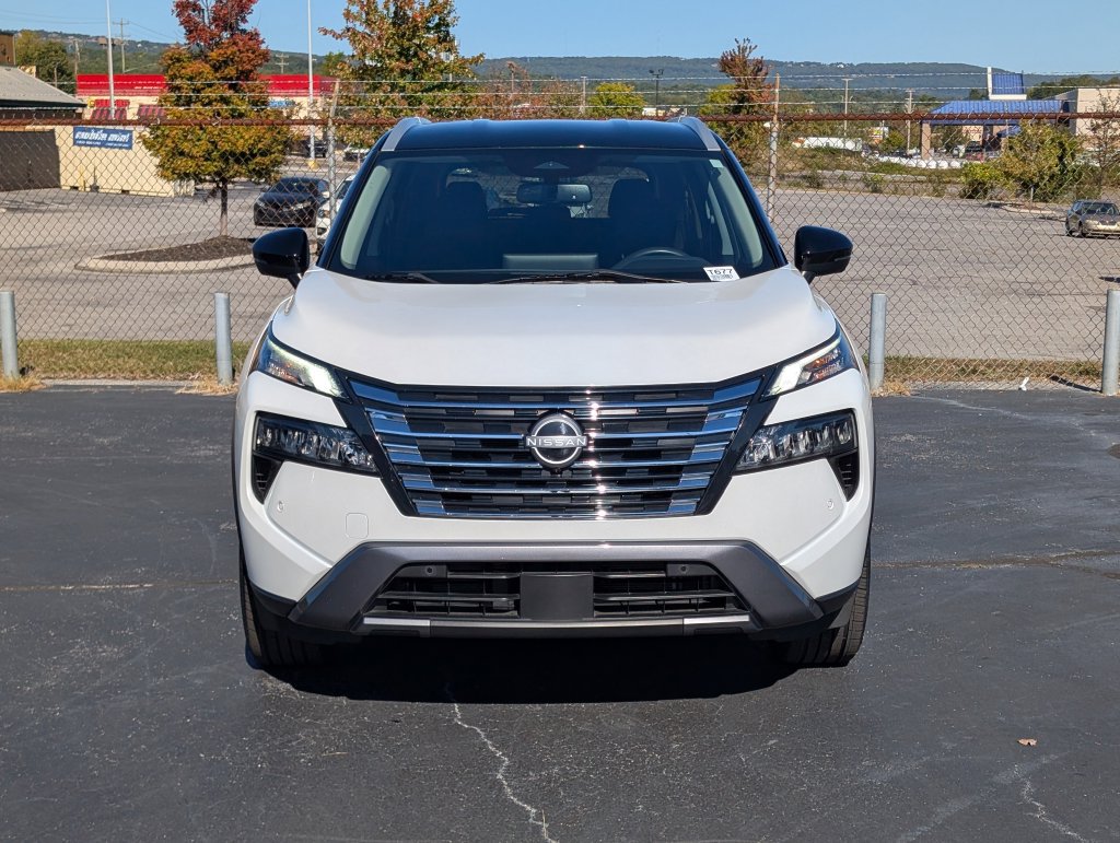 Used 2024 Nissan Rogue SL AWD/4WD image 7