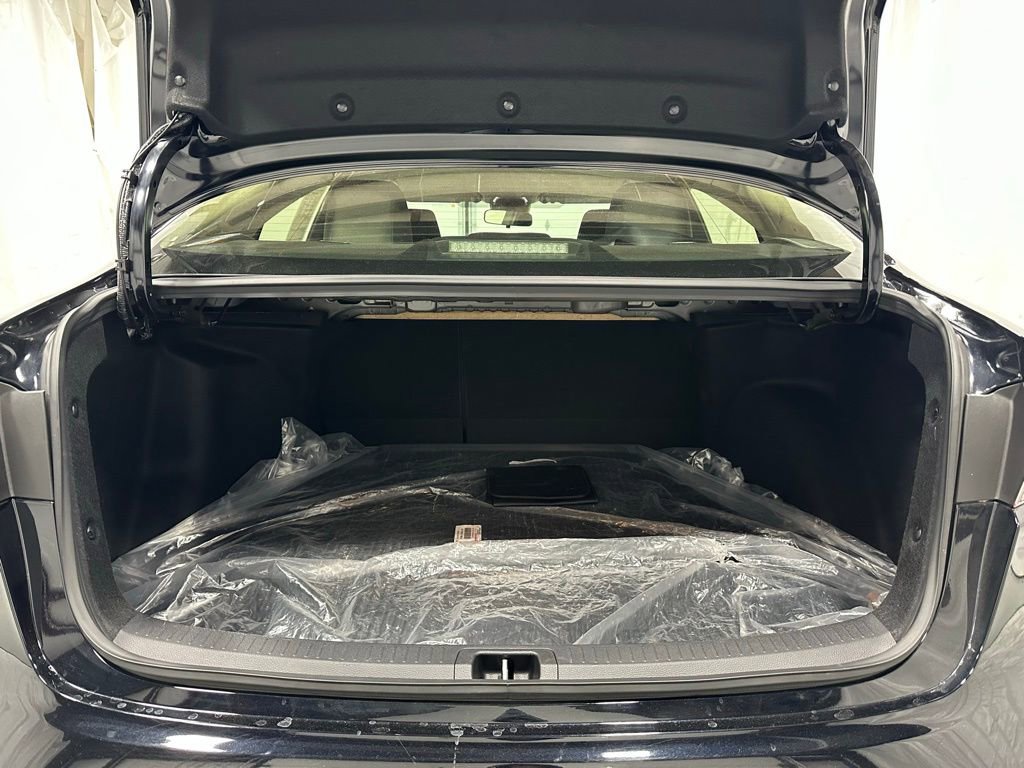 Used 2025 Toyota Corolla LE image 46