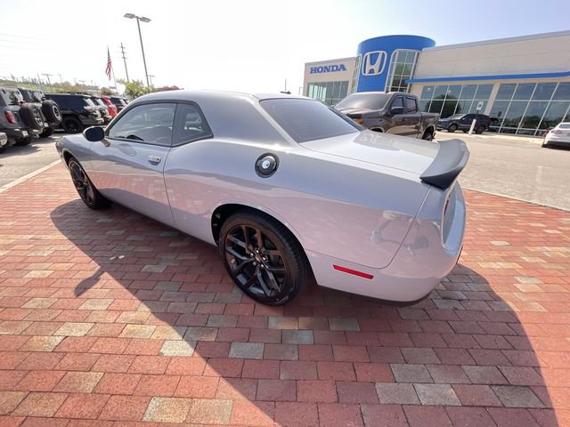 Used 2022 Dodge Challenger SXT w/ Driver Convenience Group RWD image 29