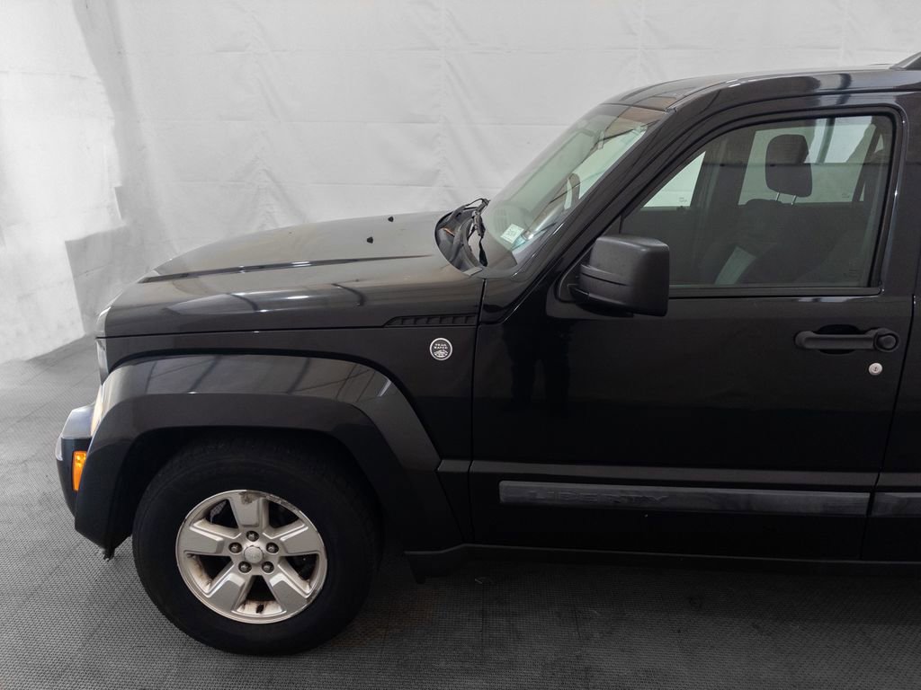 Used 2009 Jeep Liberty Sport w/ Popular Equipment Group image 3